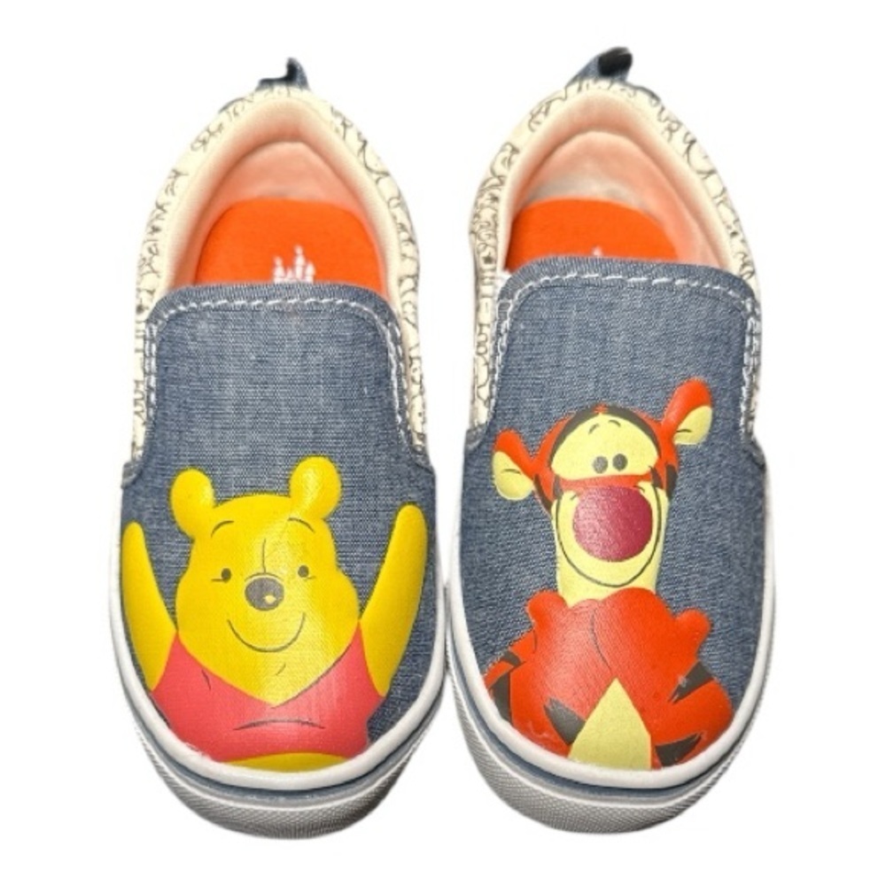 NEW! Disney Winnie The Pooh Kids Slip On Shoes Size 4,5,6